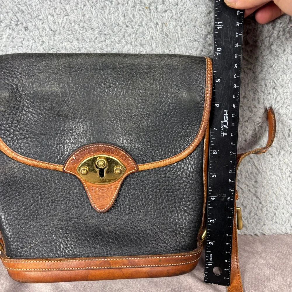 Dooney & Bourke Crossbody Bag Womens Medium Black Tan All Weather Leather Toggle